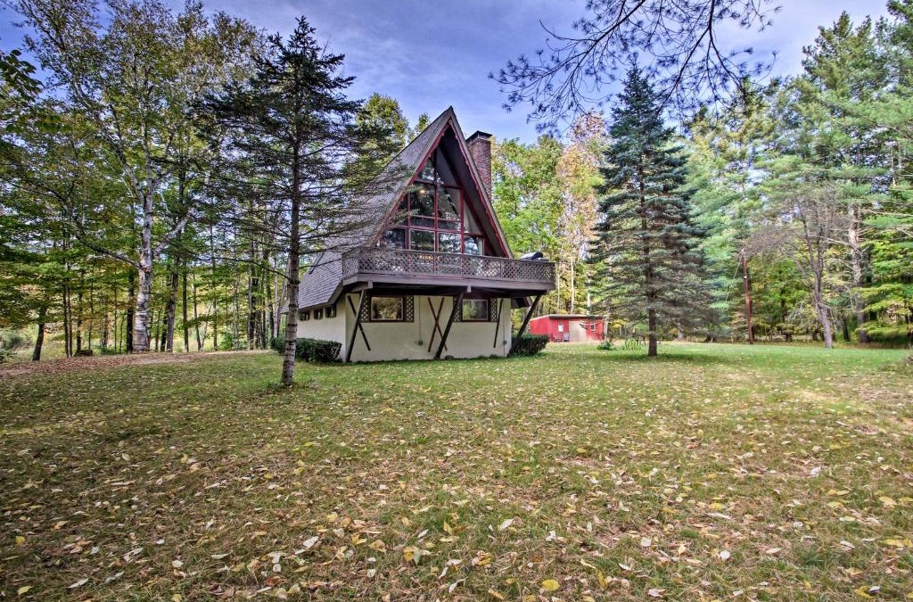 Bartlett House | Ski Chalet on Saco Less Than 2 Mi To Attitash Resort!