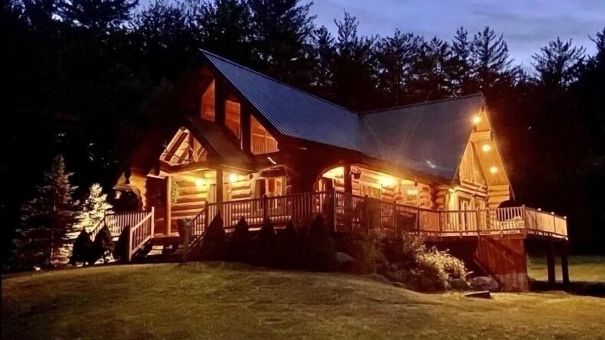 Athol Cabin | Ski Gore Visit Lake George Amazing Winter Festivals at this beautiful log cabin