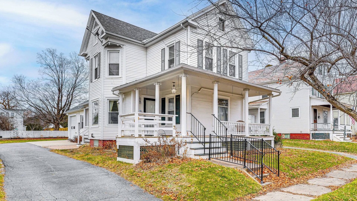 Rutland House | Ski, Hike & Fish: Modern Rutland Home