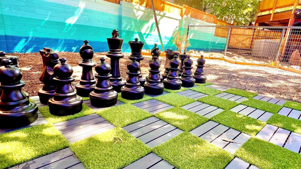 Olympus Cove House | Ski, Hike, Hottub + Ping-Pong & Pool. Fun Open Concept - sleeps 14 - great price