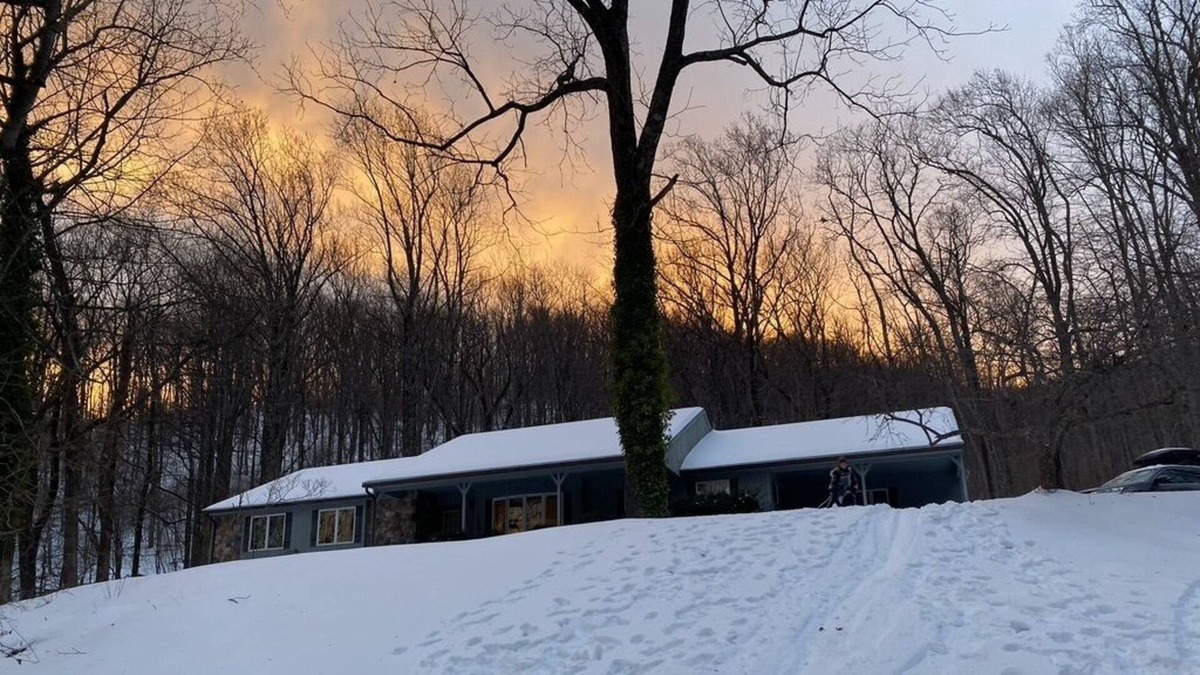 Roseland House | Ski, Hike, Play & Relax at Nectar Landing in Virginia's Ski and Wine Country