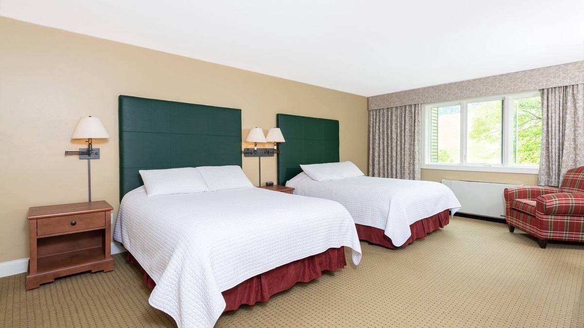 West Dover Apartment | Ski-In 1BR | Spacious With Murphy Bed