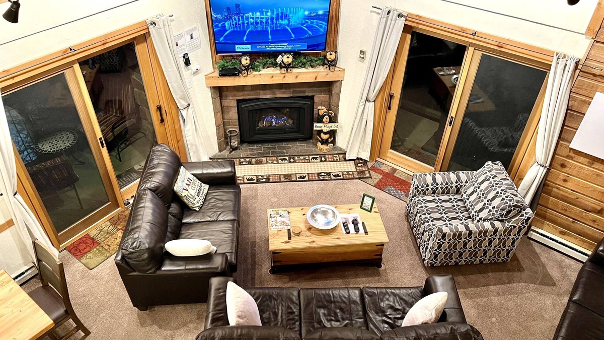 Four O'Clock Condo | Ski in 3 BR + Loft/2 BA Directly on 4 O'Clock Ski Run