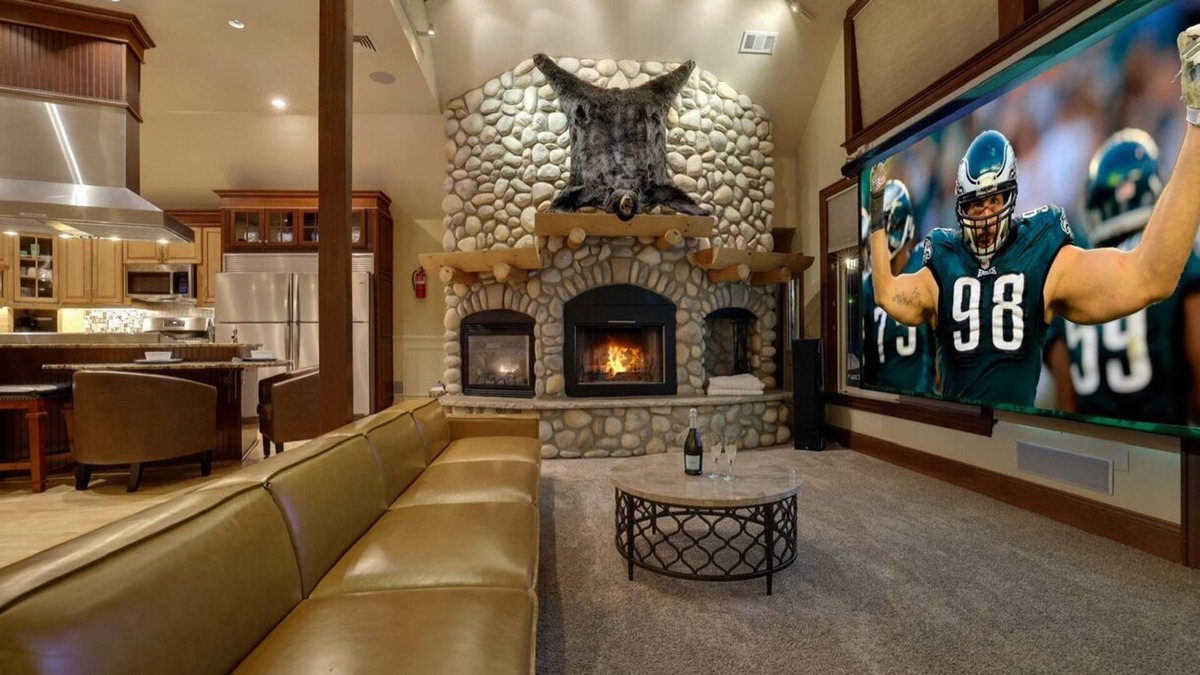 Lackawaxen House | Ski-In/Out, 2 Game Theaters, Hibachi Grill, 2 Masters, Hot Tub & Slope Views