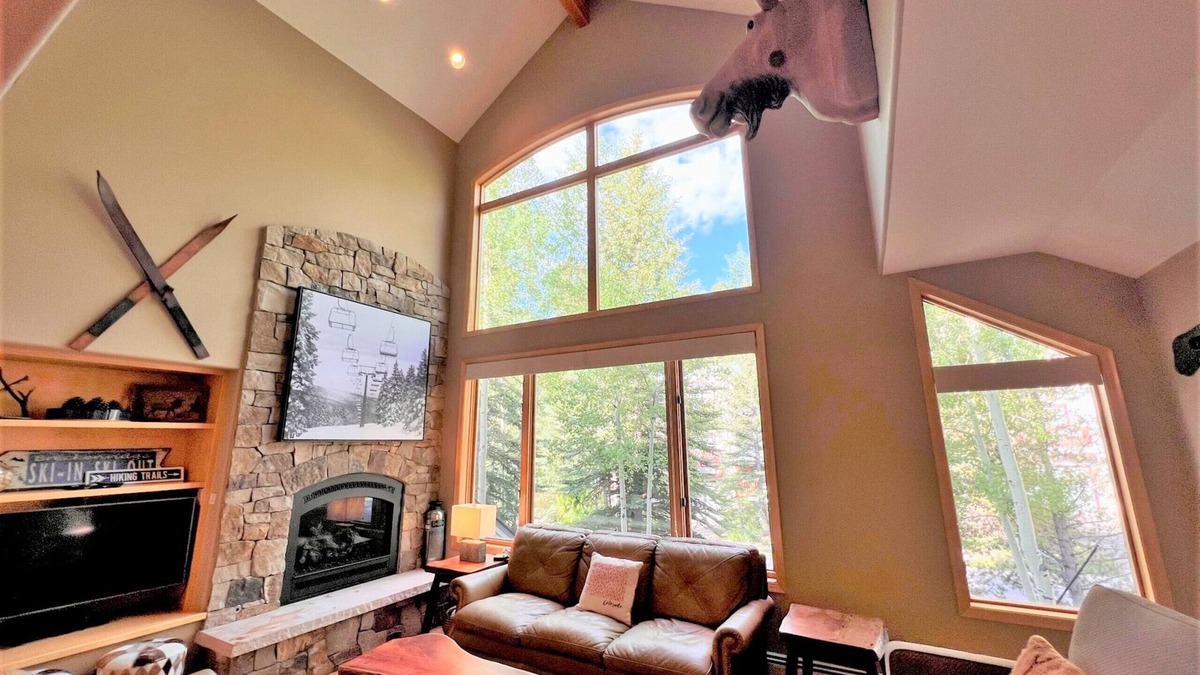 Peak 8 Ski Chalet | Ski In-Out 300 ft to 4 O'clock Run Private Hot Tub