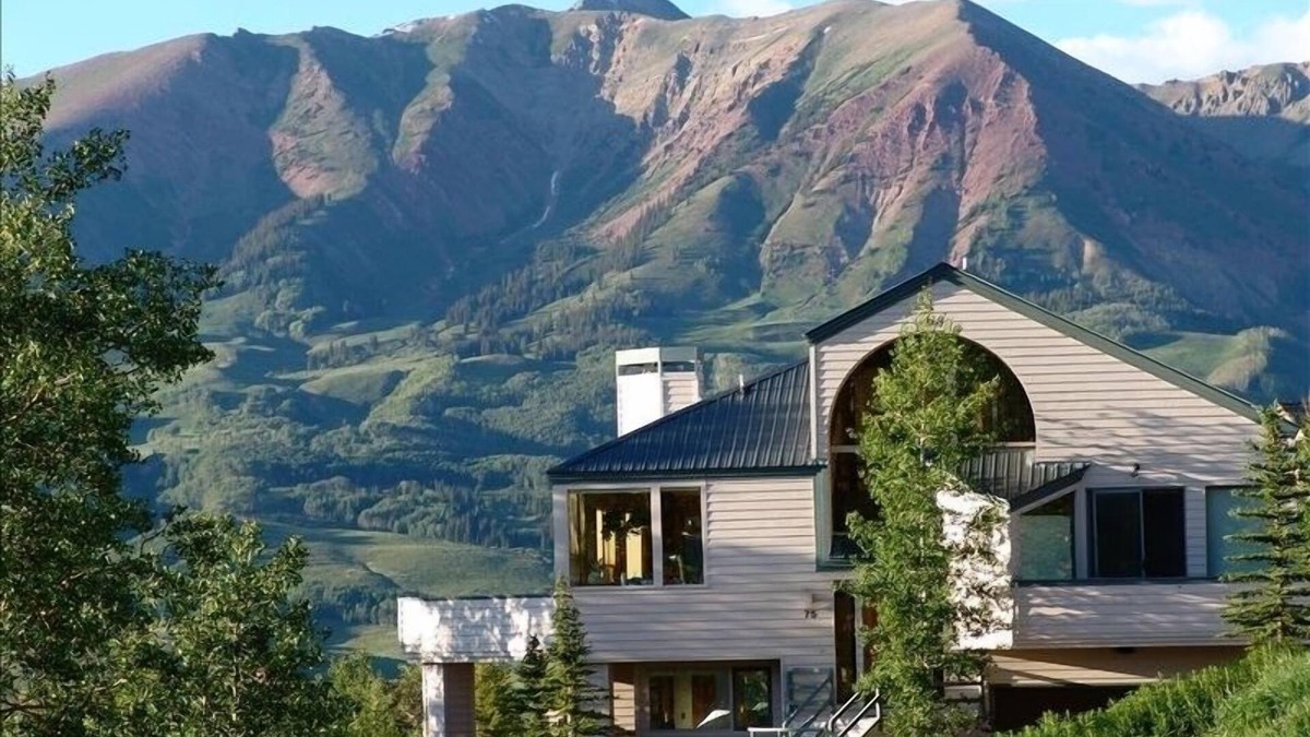 Crested Butte House | Ski-in-Out, 5/4 Custom Home Comfortably Sleeps 17