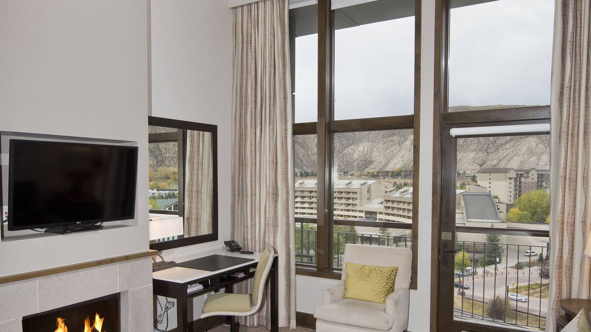 Avon Apartment | Ski In/Out, 9th Floor Penthouse, Ski Valet, Health Club, Spa, Pool, Hot Tubs
