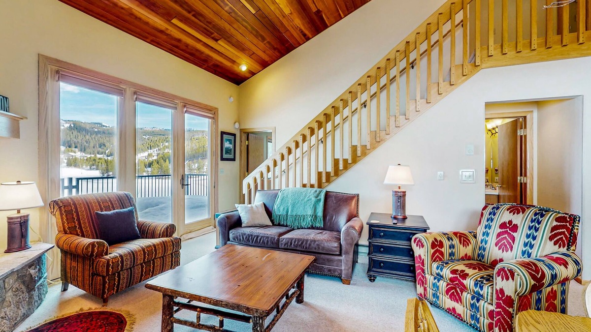 Big Horn Condo | Ski-in/out condo near Lake Levinsky with balcony, ski & mountain views