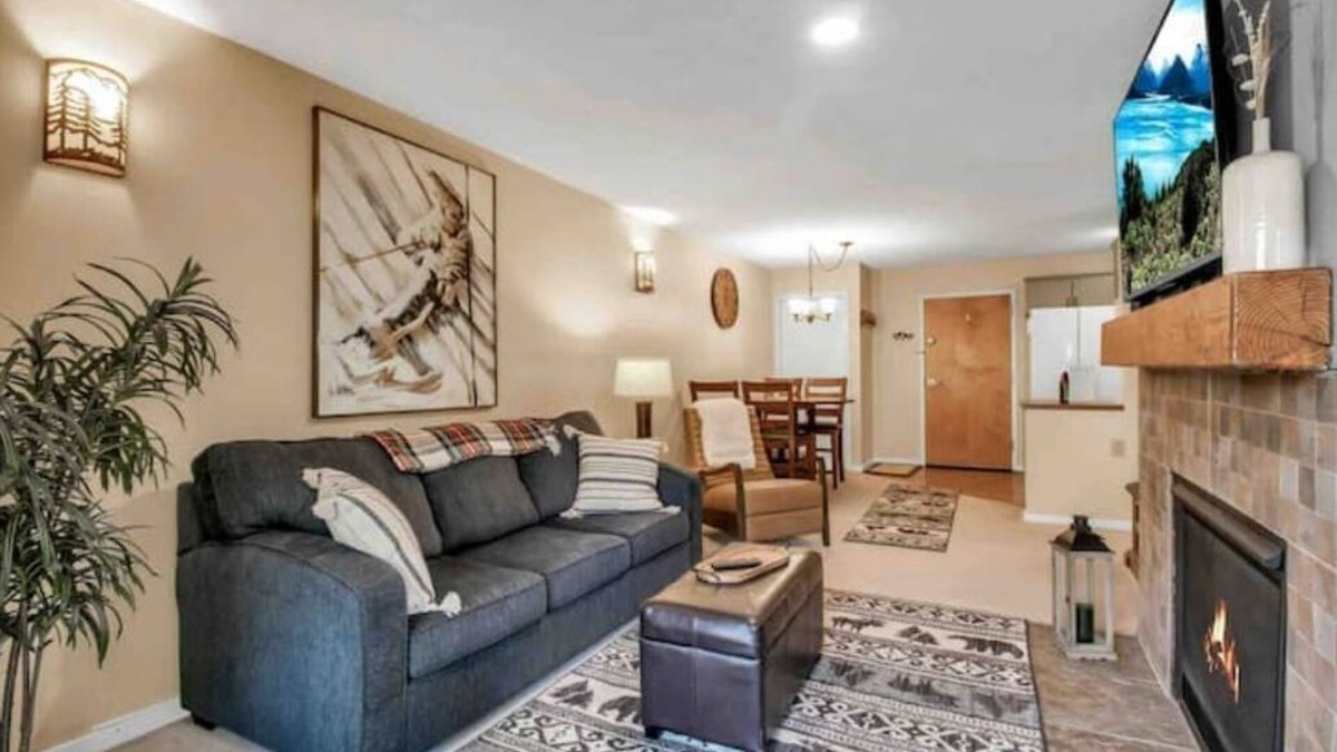 Great Valley Apartment | Ski in/Out & Golf 2 Bed 2 Bath w/Air Conditioning