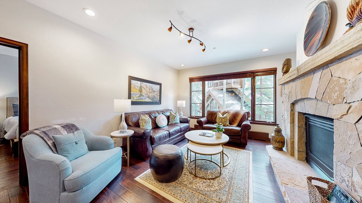 Edwards Condo | Ski in/out mountain getaway with pool, hot tub, & balcony - steps to the slopes