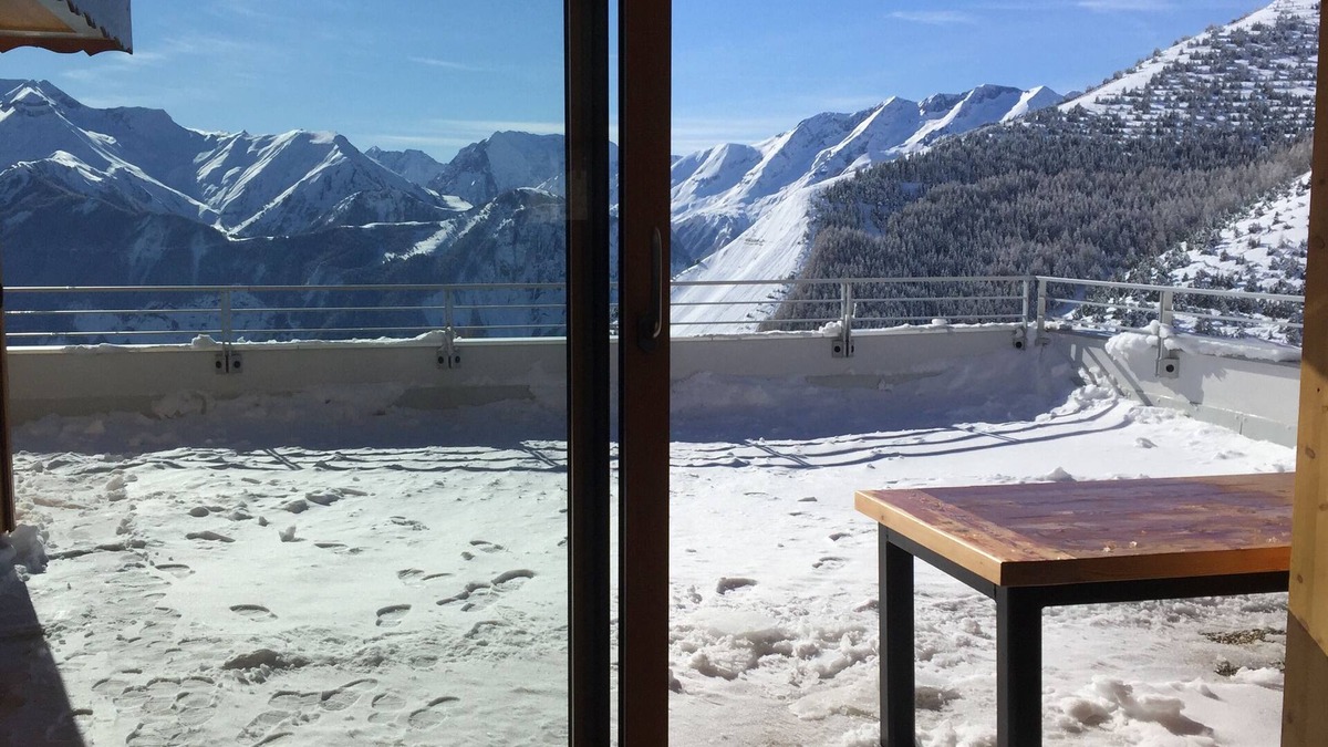 Viel-Alpe Apartment | Ski in out, old Alpe, panoramic, quiet, 3bed, 2bath, garage