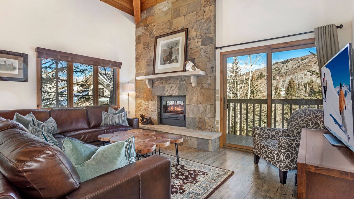 Beaver Creek Condo | Ski-In/Out, Top Floor, Corner Unit, Quick Walk to Beaver Creek Village, Hot Tub