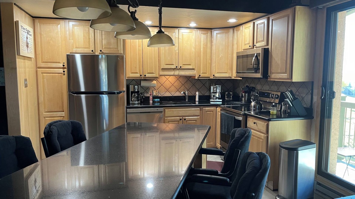 Steamboat Springs Condo | Ski-in/Out~Top Floor~Club 'B'~Awesome Views