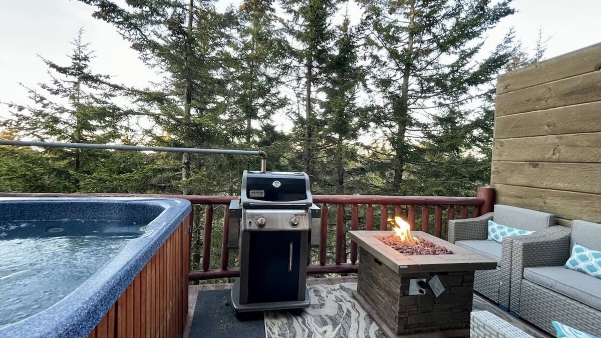 Snowshoe House | Ski In/Out, Watch Slope frm Hot Tub, 6BR, 3 Kings, PS5, Tesla, Rec Rm-Loggers 12