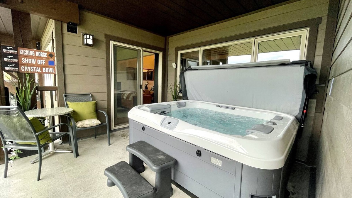 Golden Condo | Ski in/out with brand new hot tub. Top floor Palliser Lodge.