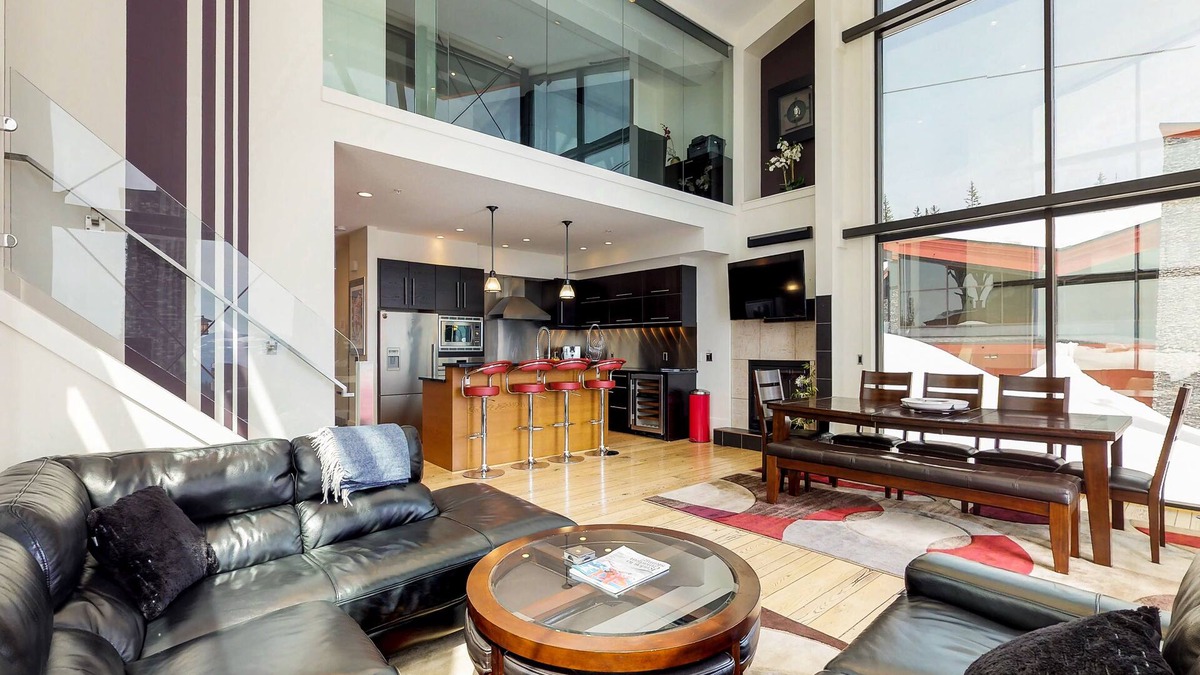 The Edge House | Ski-in/ski-out chalet with WiFi, private hot tub, & mountain views