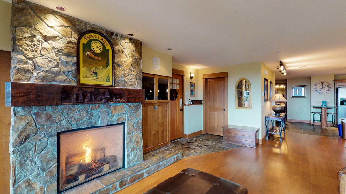 Big White Ski Resort House | Ski-in/ski-out condo with private hot tub, WiFi, fireplace, & private grill