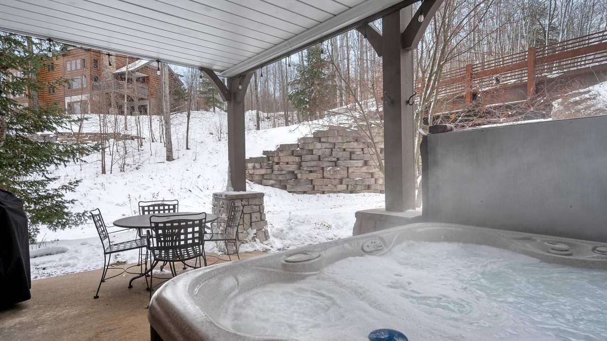 Boyne Falls Condo | Ski-In/Ski-Out 2BR Creekside Condo at Boyne Mountain w/Private Hot Tub!