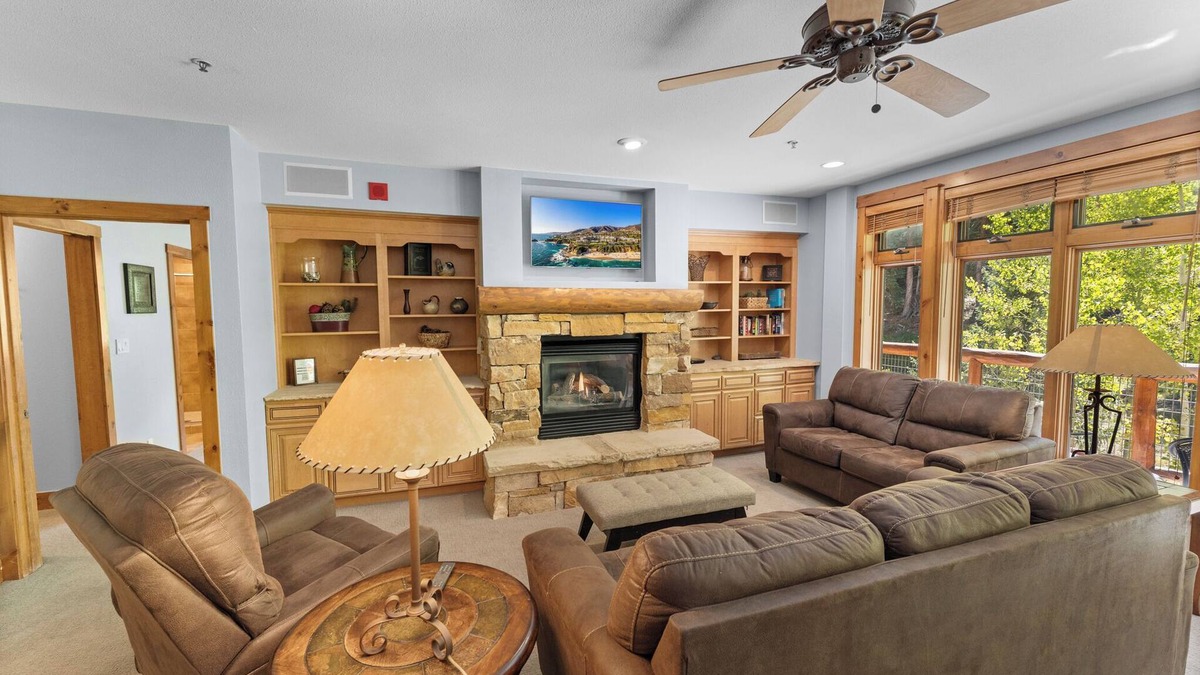 River Run Cottage | Ski-In/Ski-Out 4-Bedroom Condo with Slope Views & Resort Amenities