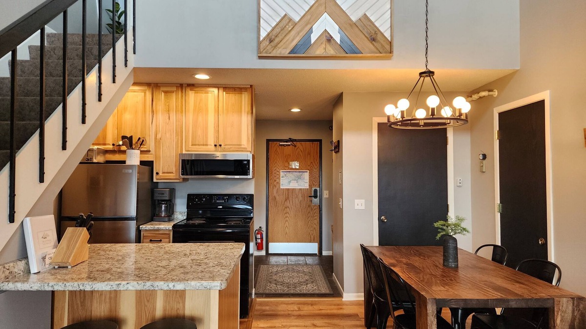 Lutsen Condo | Ski-In/Ski-Out 6-Person Condo in Lutsen Mountains- Pool & Hot Tub