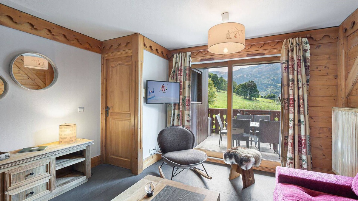 Meribel Village Apartment | Ski-In/Ski-Out Apartment with Pool and Spa Access in Méribel Village