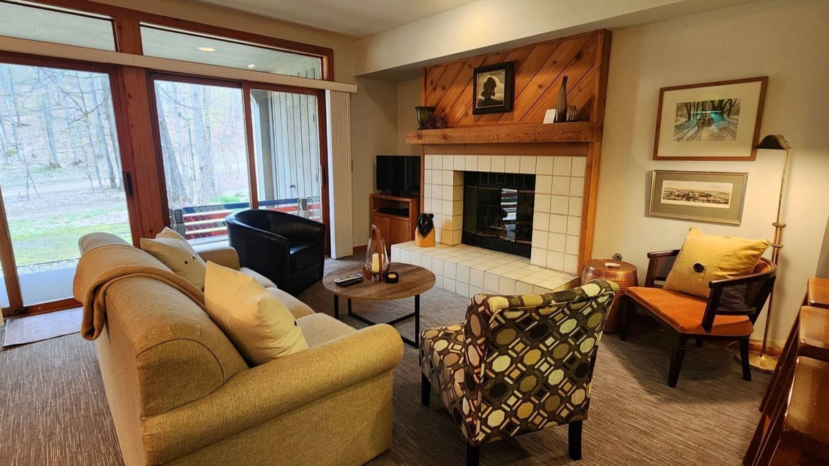 Harbor Springs Condo | Ski-in, Ski-out Condo at Nub's Nob Ski Resort near Harbor Springs & Petoskey