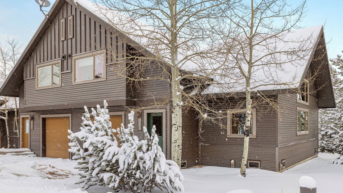Big Horn House | Ski-in/Ski-out condo just steps to the Bear Back Poma Lift | Big Horn Ski-in/Ski-out