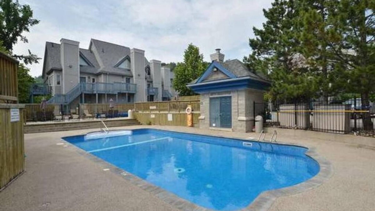 Craigleith Apartment | Ski In Ski Out Cozy Studio