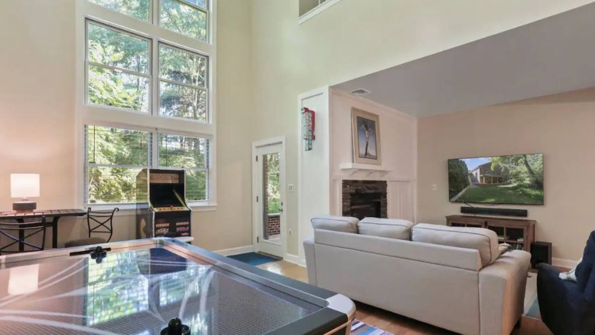 Mercersburg House | Ski in-Ski out ‘Deer'lightful Mountain Retreat