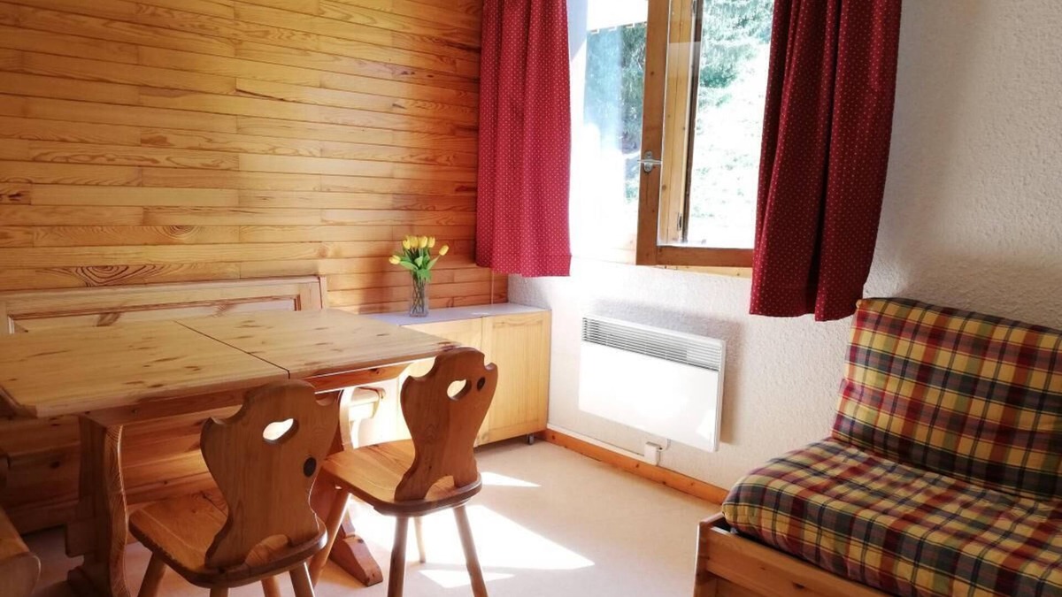 Les Avanchers-Valmorel Hotel | Ski-in/ski-out & foot of the slopes, 2nd floor, view mountain, balcony, tv, ski locker, 32m²