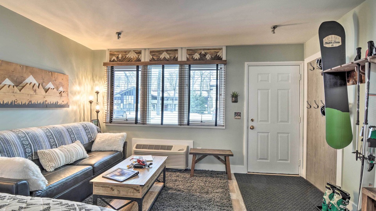 Boyne Falls Apartment | Ski-In/Ski-Out Getaway at Boyne Mountain Resort