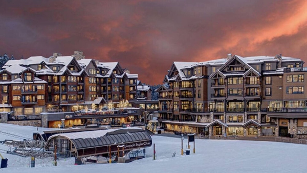Peak 8 Resort | Ski in/Ski out. Grand Colorado Peak 8! One bedroom. Sleeps 4.
