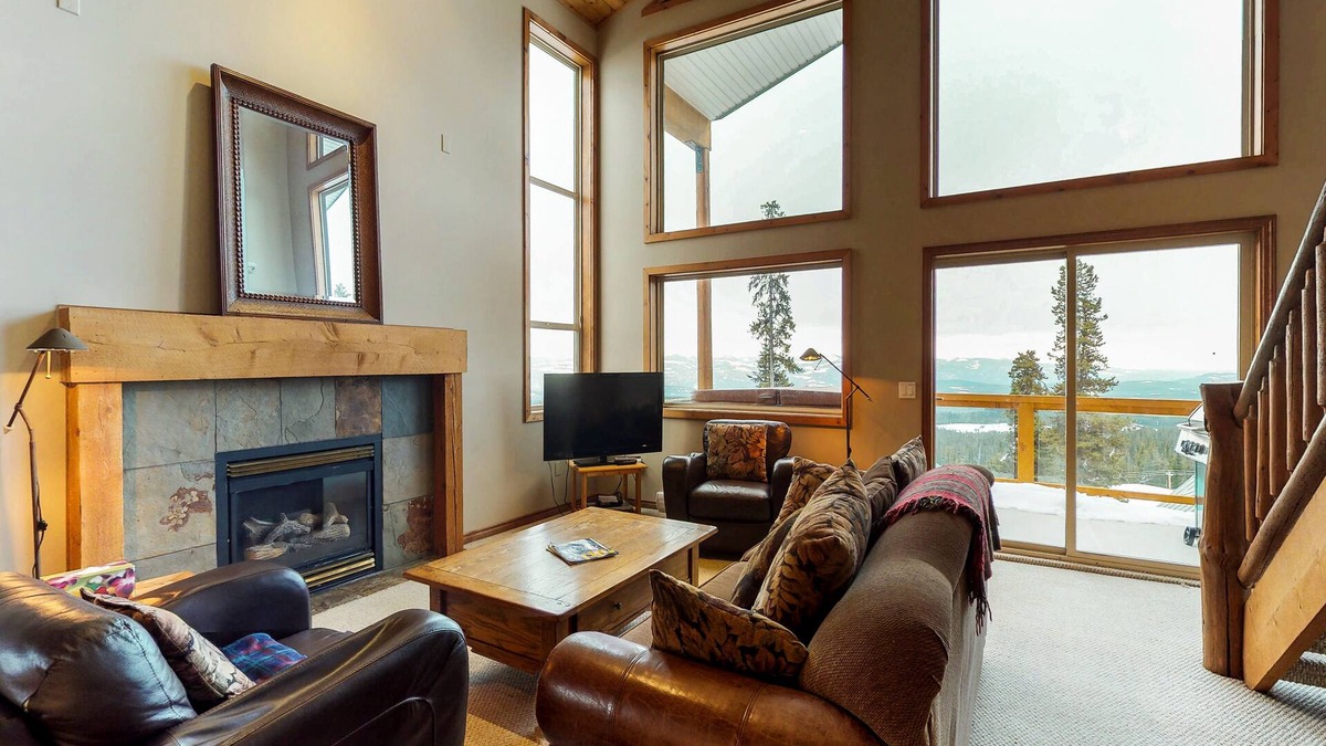 Snow Pine Estates Apartment | Ski-in/ski-out home w/private hot tub, dog-friendly attitude, & beautiful views