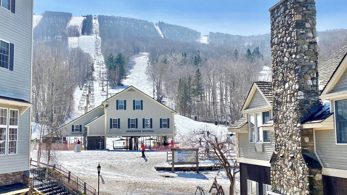 Hancock Condo | SKI-IN, SKI-OUT LOFT! IN the HEART of JIMINY PEAK VILLAGE! LIFT and MT. VIEWS!