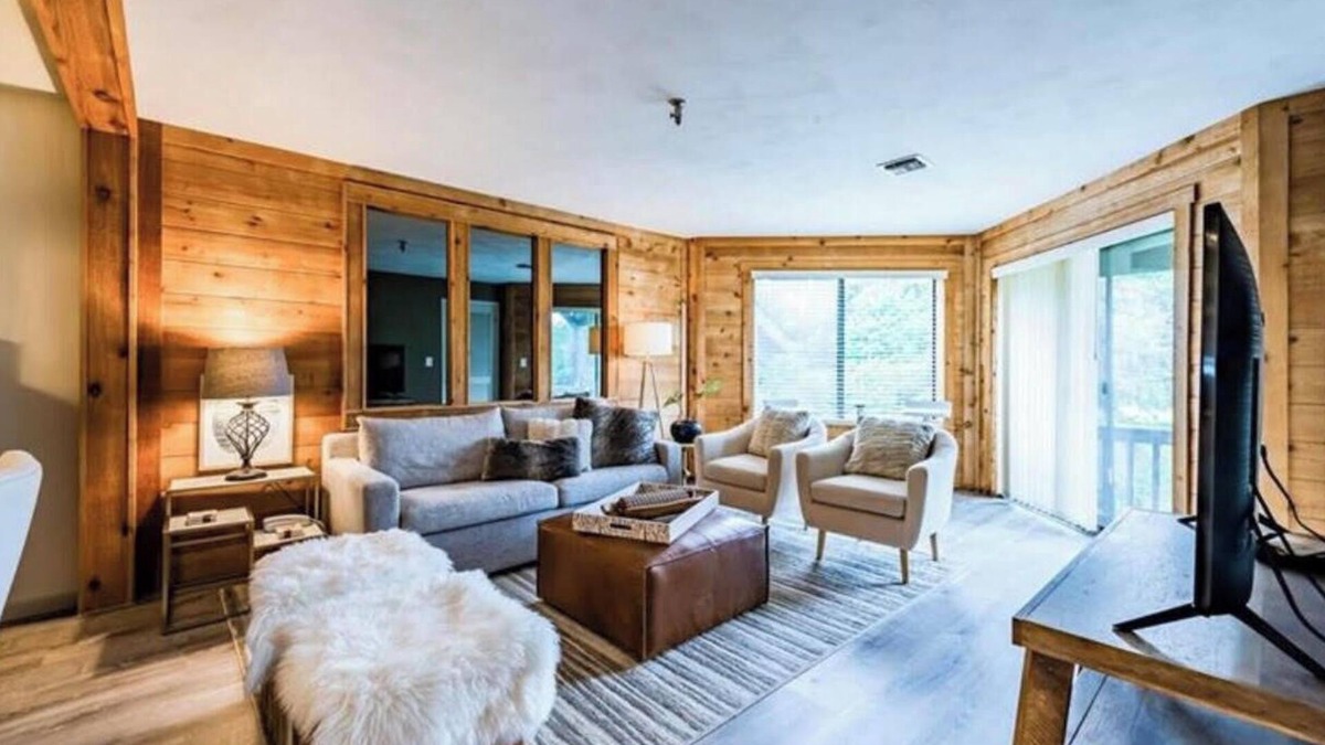 Seven Springs Condo | Ski in/Ski out Modern Chic Condominium