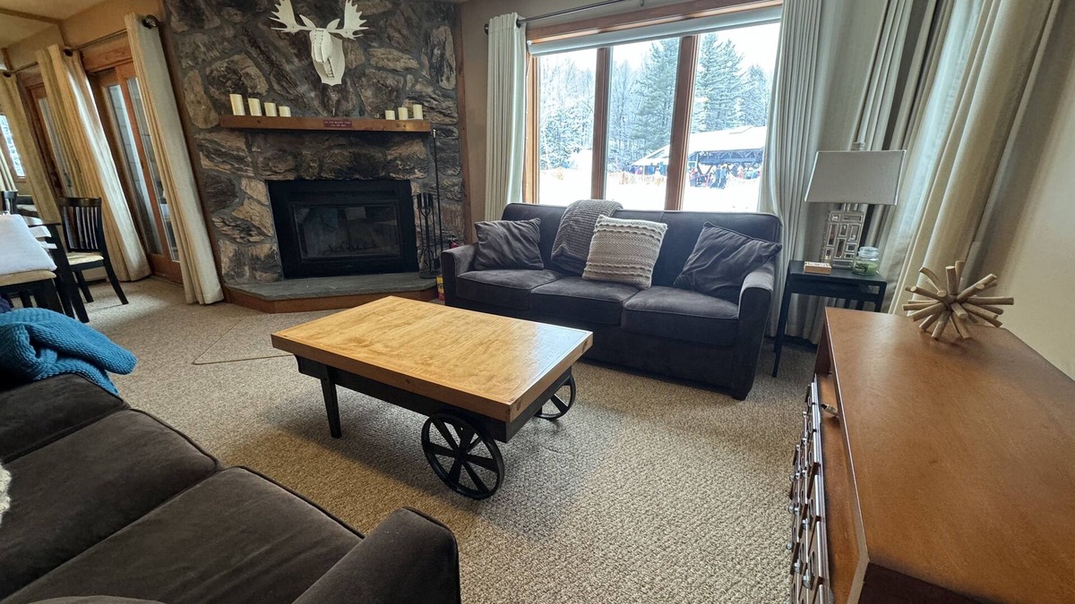 Stratton Mountain Condo | Ski-In Ski-Out OberTal F Building! Skiers and Lift Right Outside your Window!n