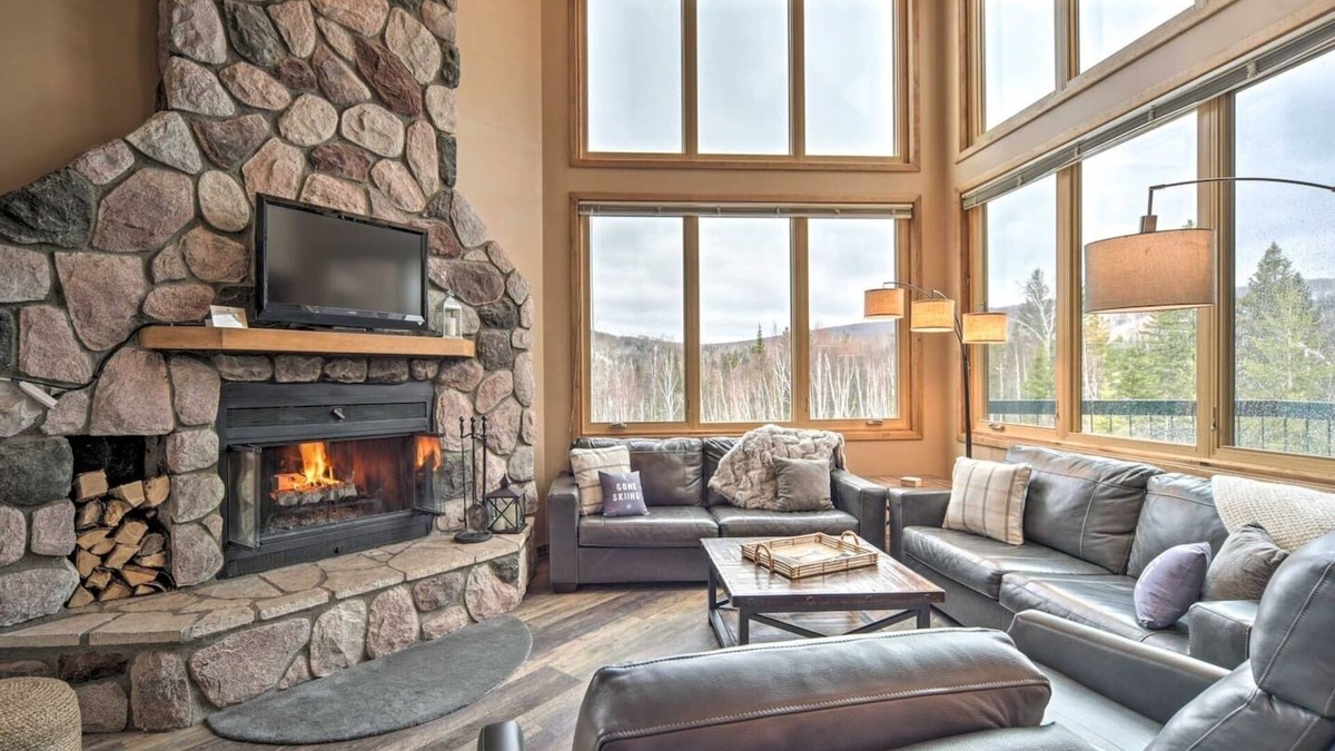 Lutsen House | Ski-In, Ski-Out Townhome w/Lutsen Mtn Views!