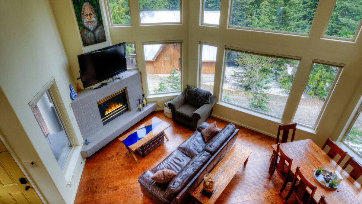 Snoqualmie Pass House | Ski-in Ski-out Sasquatch Retreat @ Snoqualmie Pass