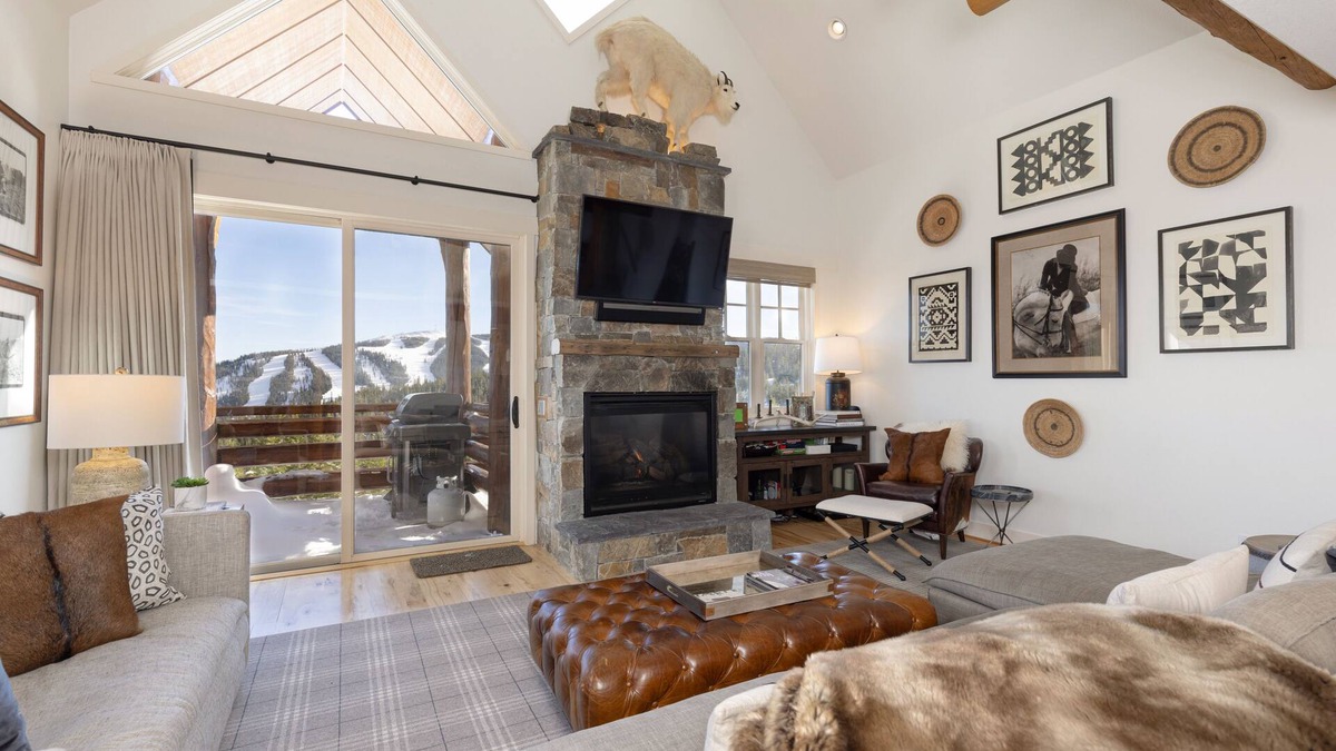 Saddle Ridge House | Ski-in/Ski-out w/Private Hot Tub in Moonlight Basin| Saddle Ridge - Mountain Modern Chalet