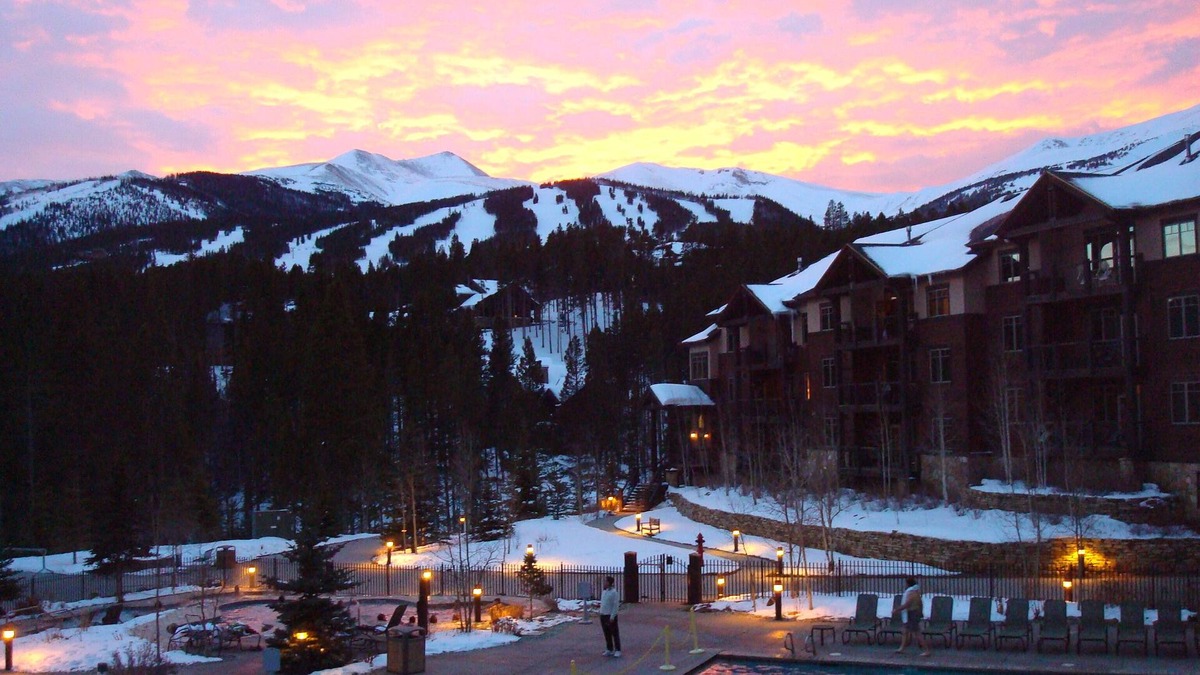Four O'Clock Villa | Ski-in Studio at amenity-rich resort. Walk to Beaver Run. Avail 1/28-2/4