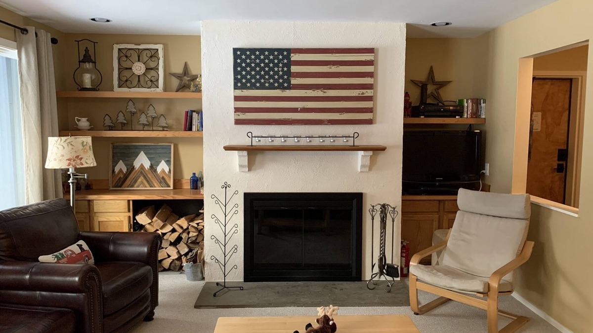 West Dover Condo | Ski-in/Walk-out at Carinthia Base Property