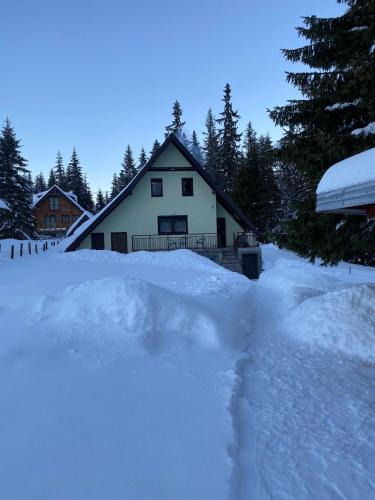Kasidoli House | Ski kuća Boki