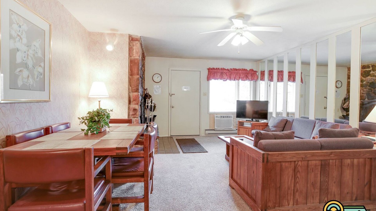 Mount Jackson Condo | Ski/MTB/Golf Condo (#116) - Slope side | Mountain & golf course views | Walk-in access!