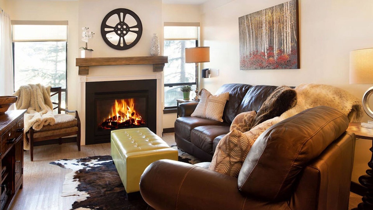 Downtown Park City Condo | SKI N SKI OUT. 5 Min Walk to Historic Main St. Ski, Hike, Bike, out the door.