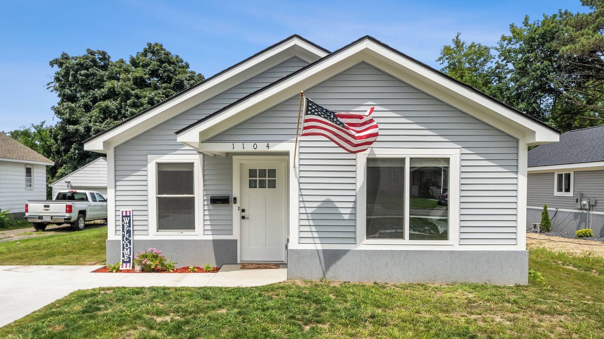 Waterford House | Ski Pine Knob/Mt Holly/Alpine, 2 bed 2 bath in Waterford - Dogs welcome!