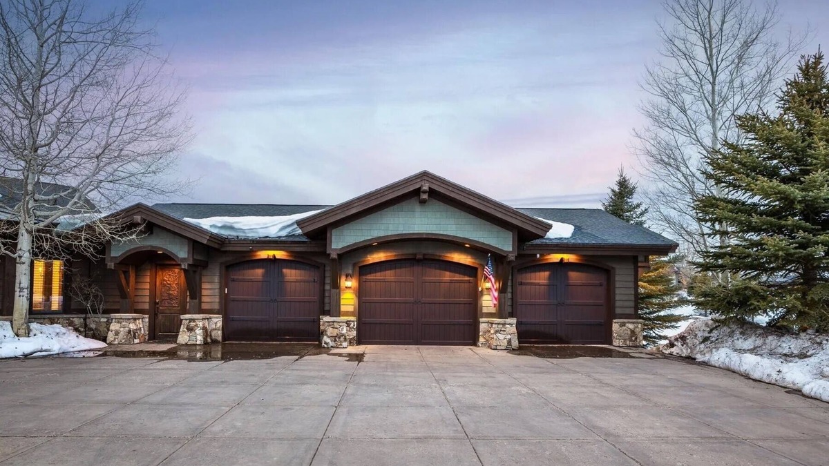 The Preserve House | SKI SEASON AVAILABILITY! Luxury Glenwild Estate with private hot tub!