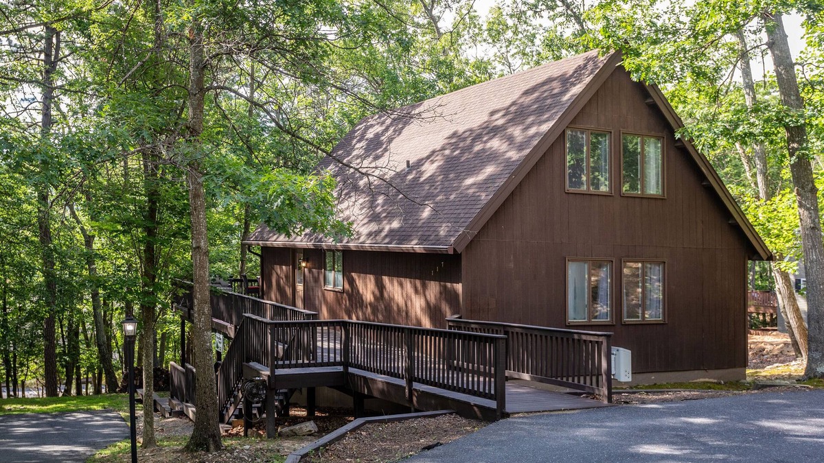 Keezletown House | Ski Slope Views, Fireplace, Game Room & Loft Retreat
