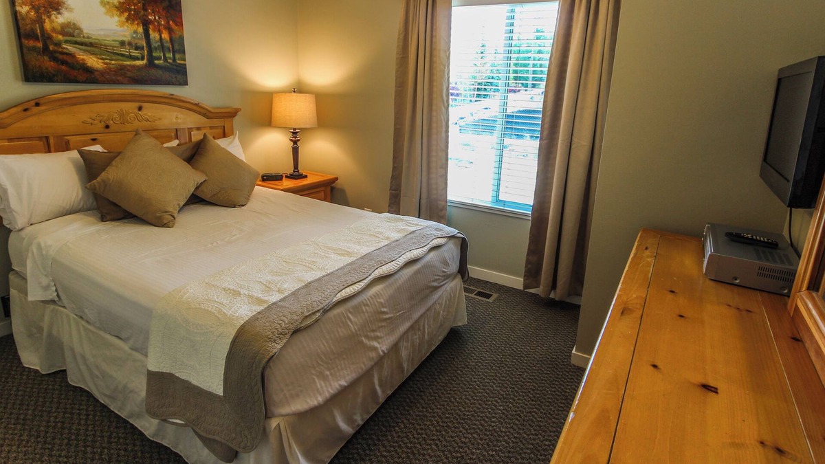 North Park City Cabin | Skiers Lodge 1Bdr 1Bath Sleeps 4, Park City, UT 12/27/24-1/3/25 New Year Holiday