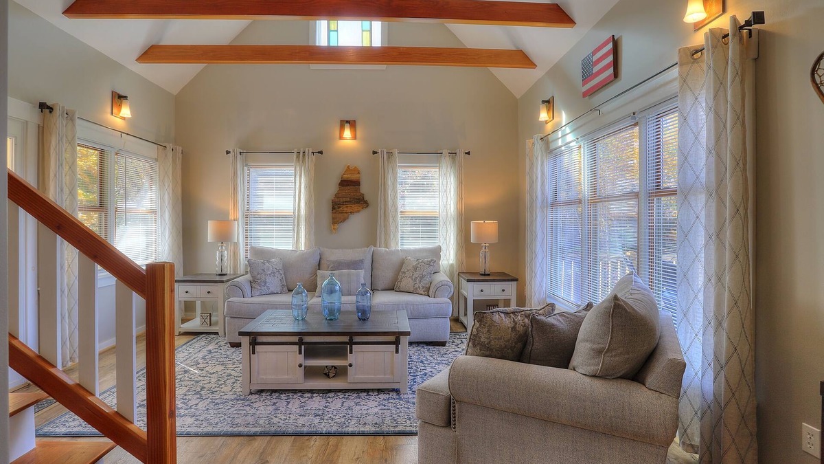 Rangeley House | Skiers' Paradise - Private home with hot tub, close to Saddleback Mountain!