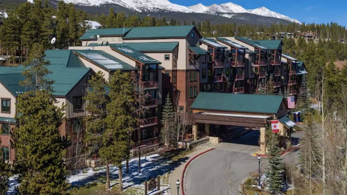 Peak 9 Villa | Skiing in Breckridge!